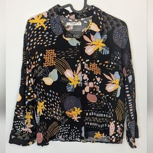 Pull&Bear Abstract Print Button Up Blouse - Lightweight V-Neck size L